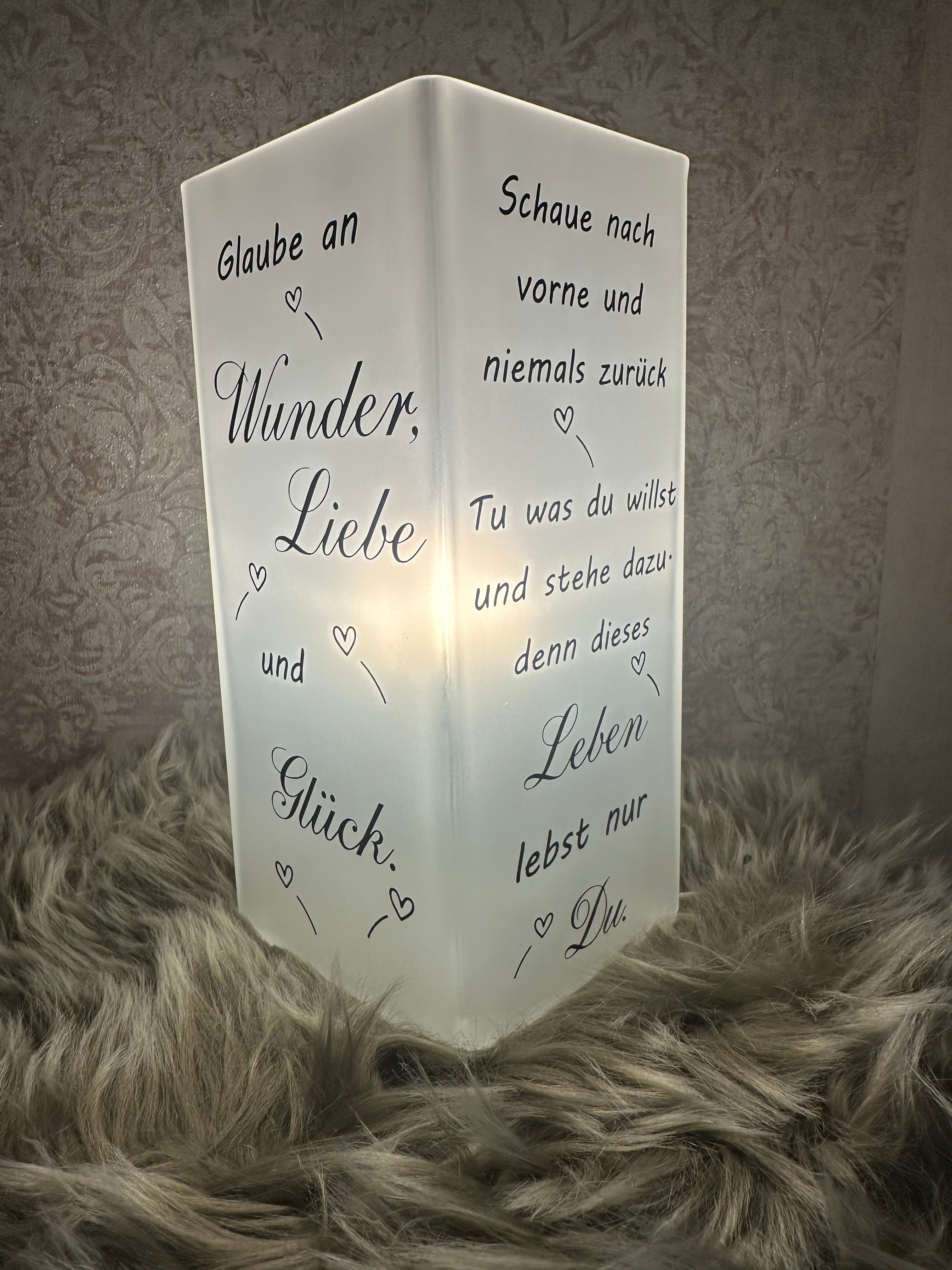 Tischlampe "Glaube an Wunder"